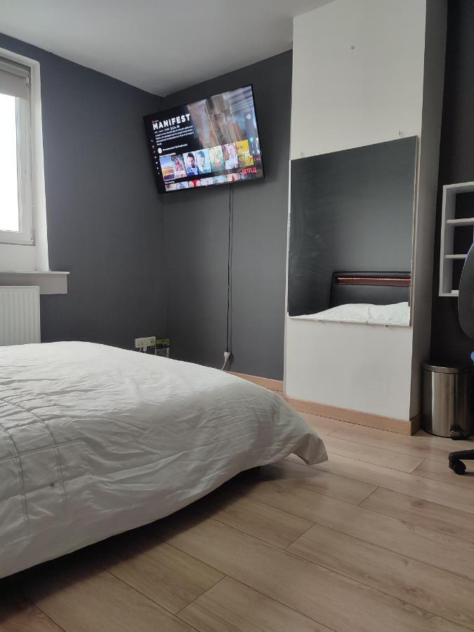 Chambre Prive Dans Une Maison Avec Terrasse Et Jardin Salles De Bain Partagees Lägenhet Lille Exteriör bild